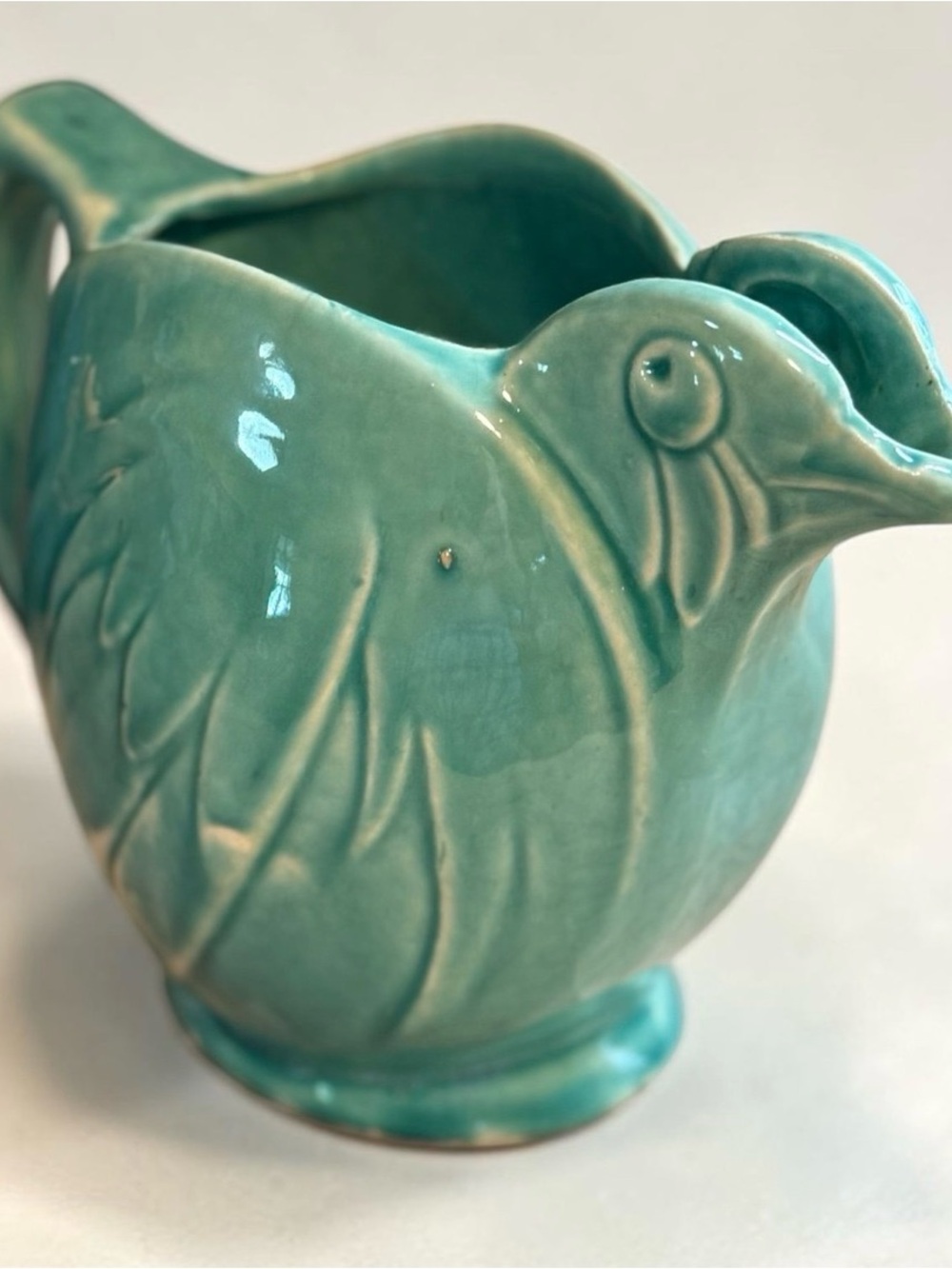 Vintage McCoy Pottery chicken pitcher from the 1940s and 1950s. - Picture 2 of 6